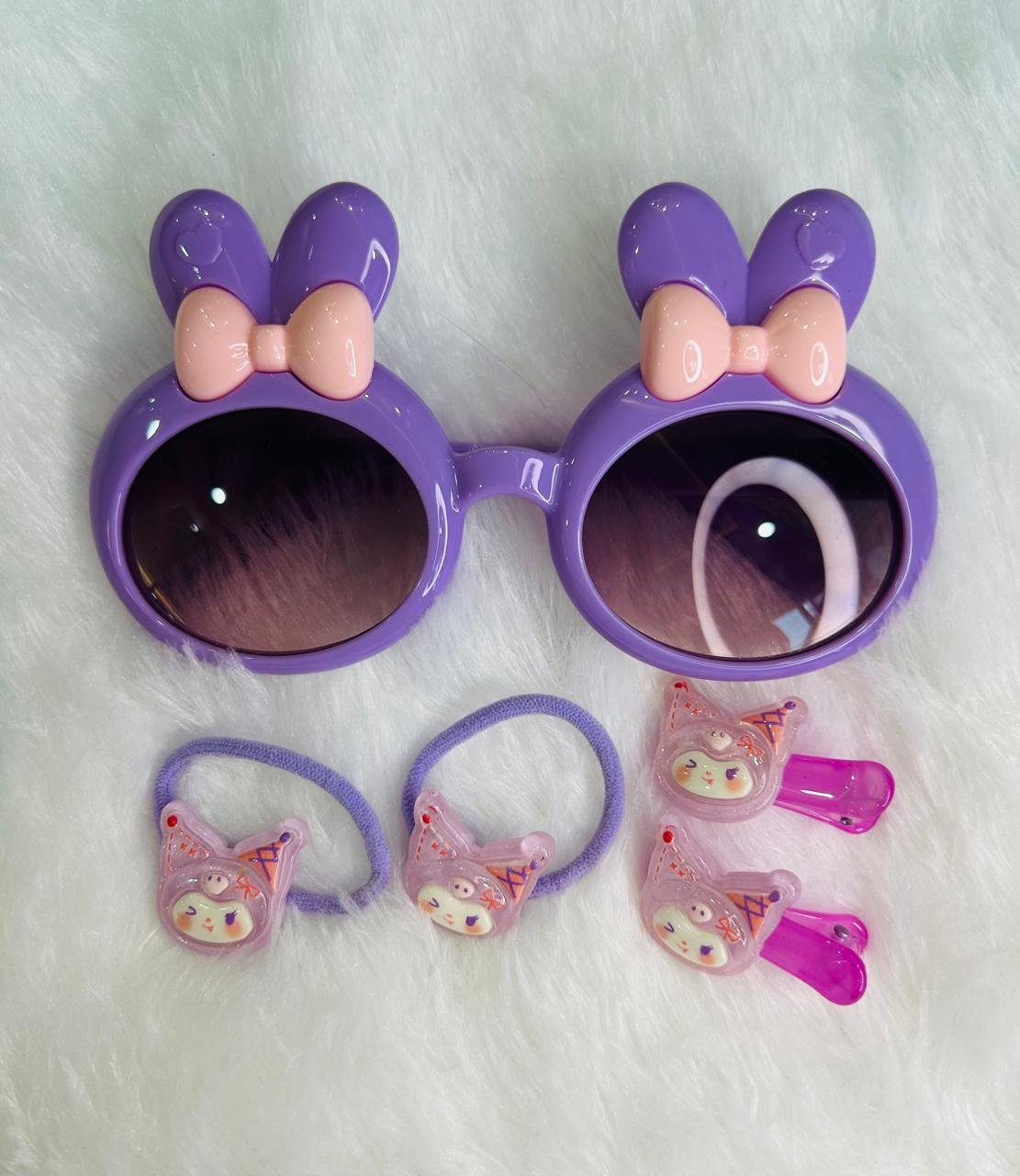 High quality sturdy sunglasses for kids with design frame. Set with 2 matching bands & clips