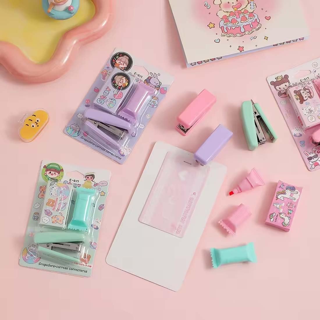 Mini Stapler Set with 500 Staples, Kawaii Design, Portable Size for Office and School